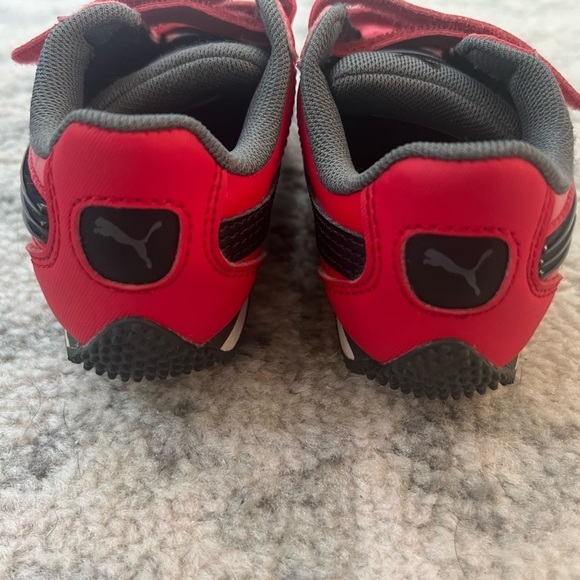 Boys Puma Velcro Shoes Red/Black - Picture 7 of 9